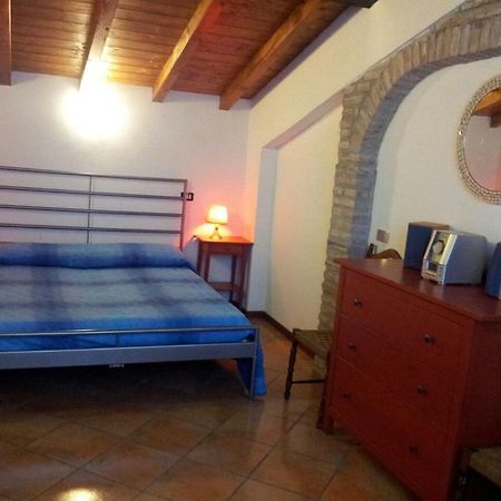 Via Toscana House Parma Habitación foto