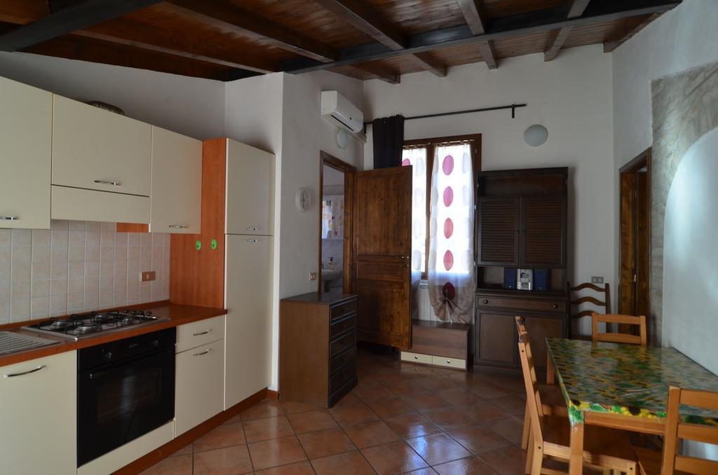 Via Toscana House Parma Habitación foto