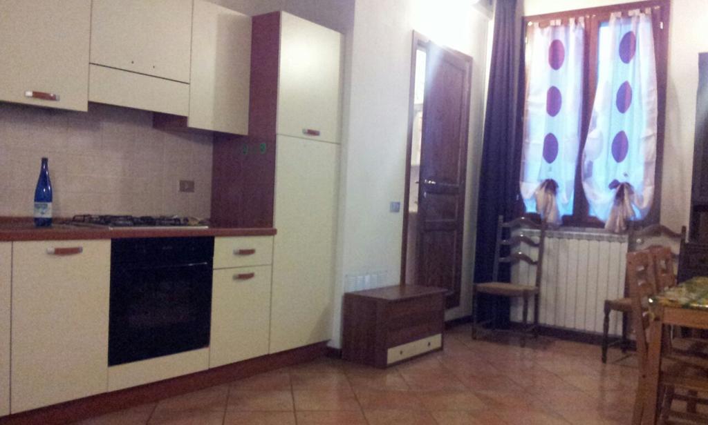 Via Toscana House Parma Habitación foto